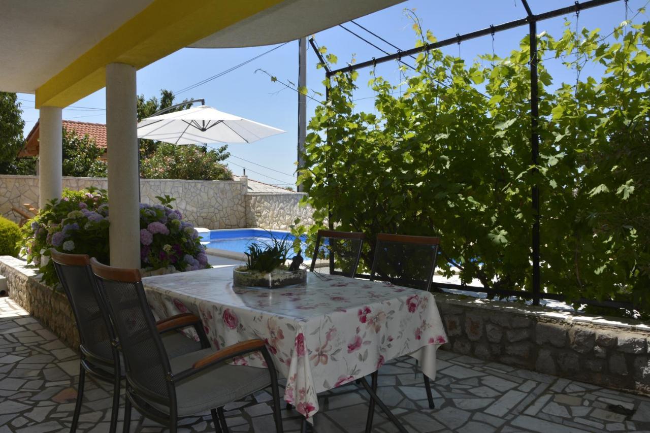 Maro Apartments Senj  Buitenkant foto