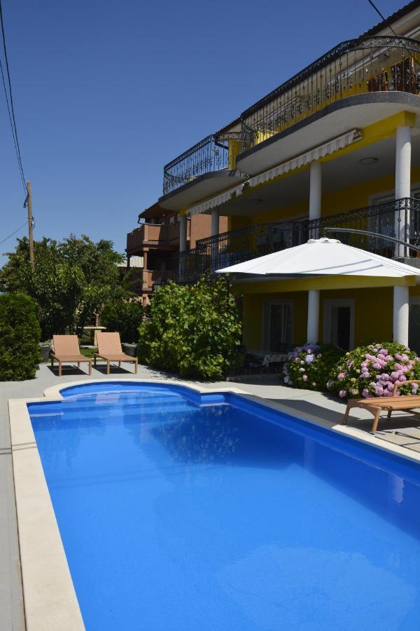 Maro Apartments Senj  Buitenkant foto
